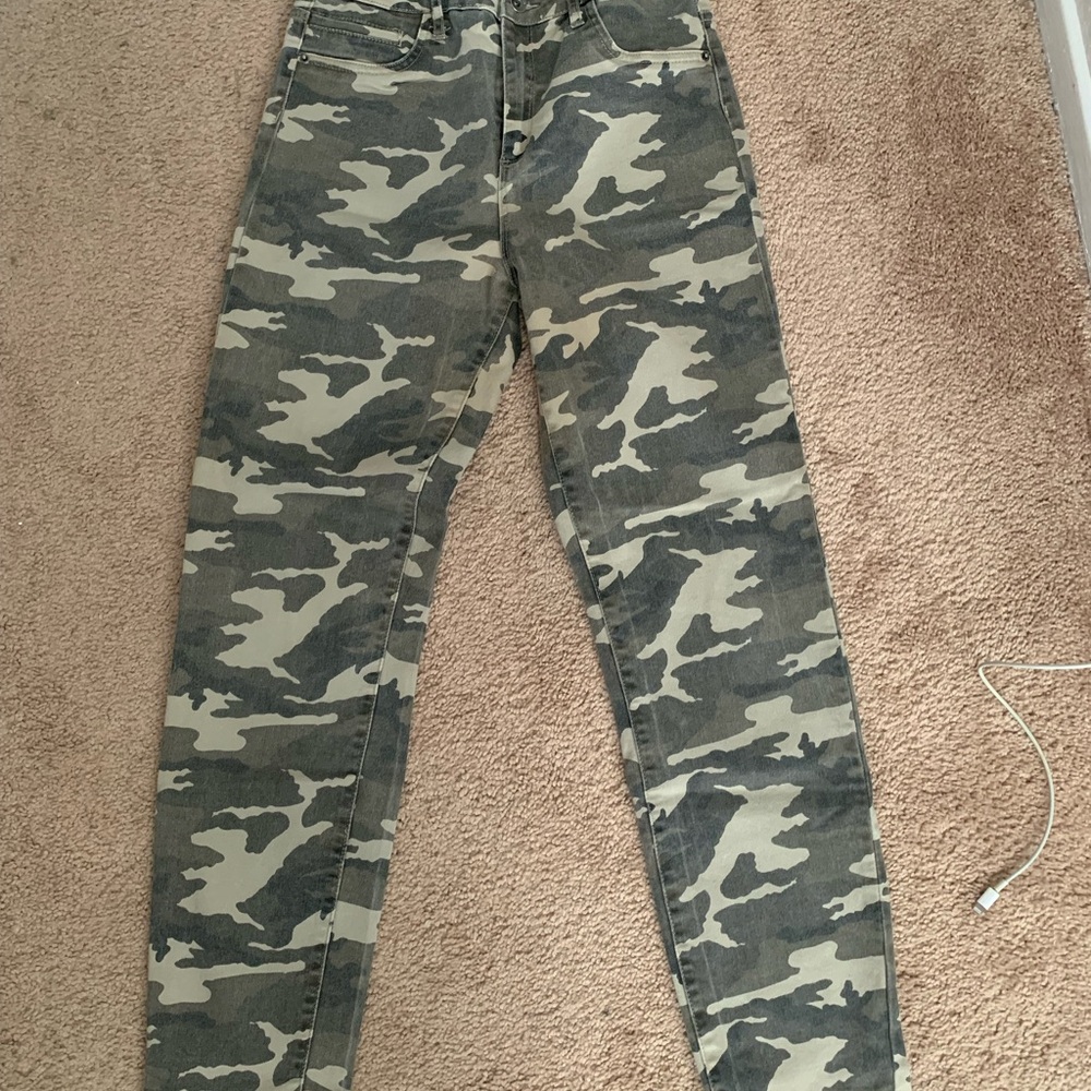 Tractr Women's Camouflage Skinny Jeans